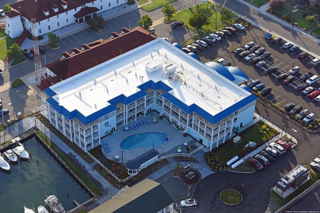 Marina Bay Hotel & Suites, Ascend Hotel Collection Chincoteague Exterior photo